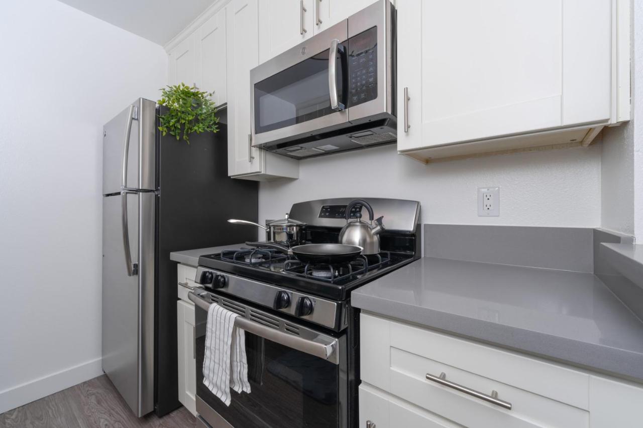 Universal Studios 8 Min Drive Two Bedroom Apartment With Free Parking Los Angeles Exterior photo